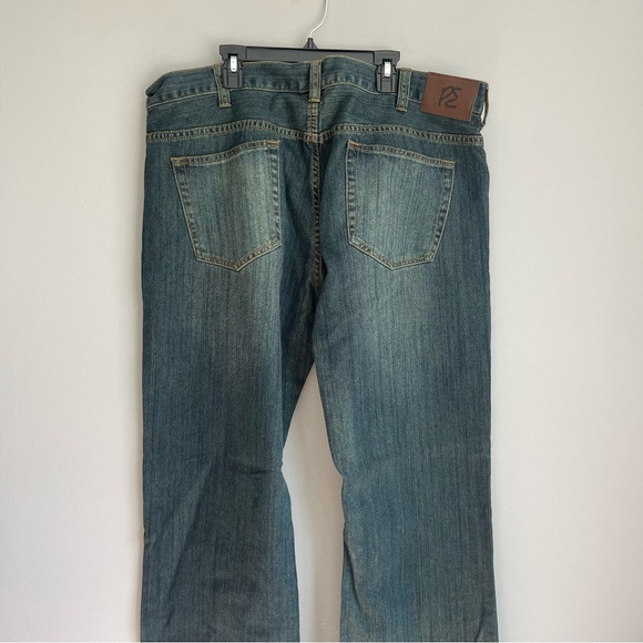 Men’s Perry Ellis Dark Wash Straight Jeans - Picture 2 of 5